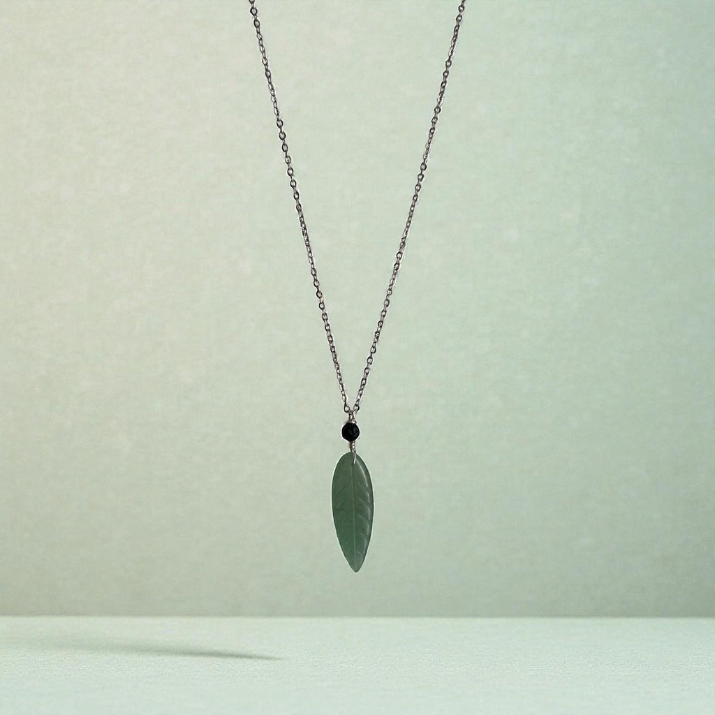 Bona foglia in giada nero